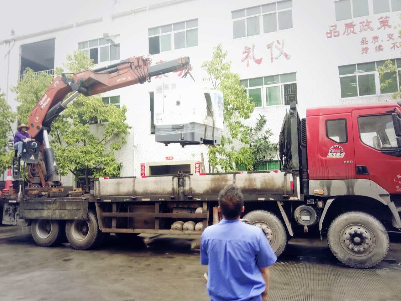 機器調(diào)裝中，注意安全！